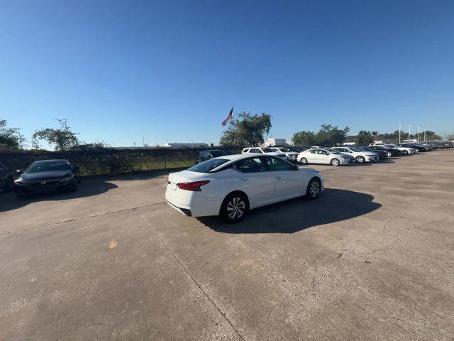 2023 nissan altima s fwd