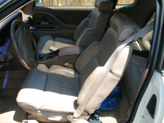 1991 oldsmobile toronado, rare, very good condition, 45801 miles, all original