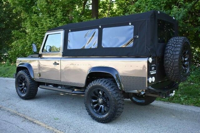 *** 1987 land rover defender 110 convertible *** 3.5 liter v8 engine ***