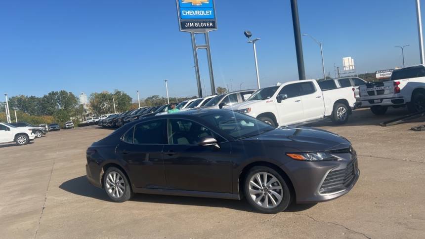 2023 toyota camry le