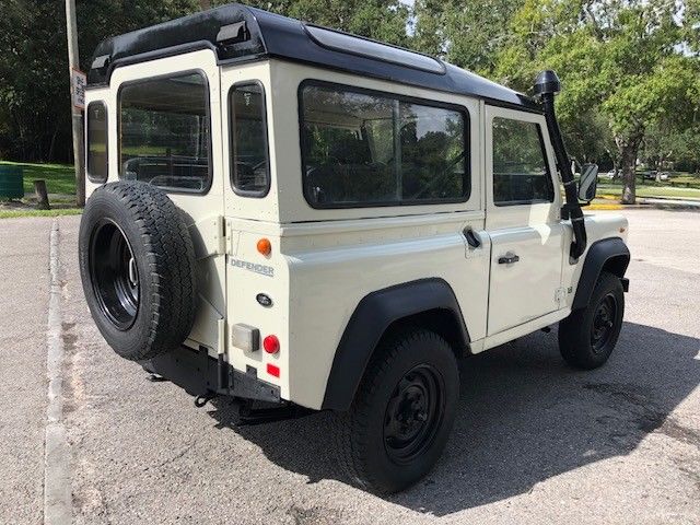 1988 land rover defender 90 4x4 5 speeds 100% rust free, diesel