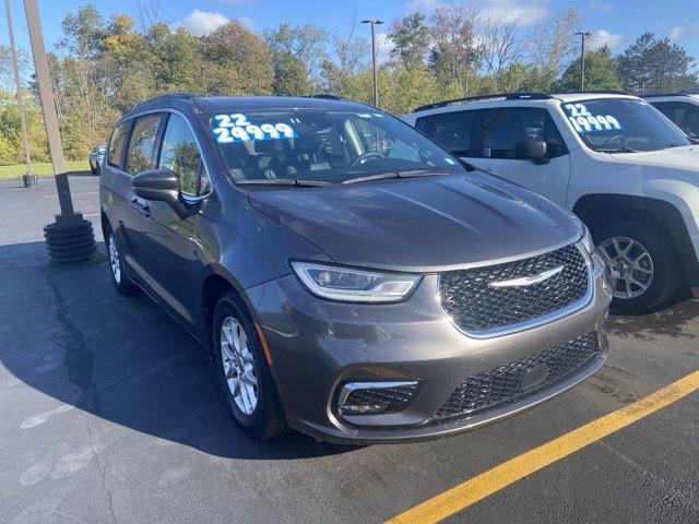 2022 chrysler pacifica touring-l