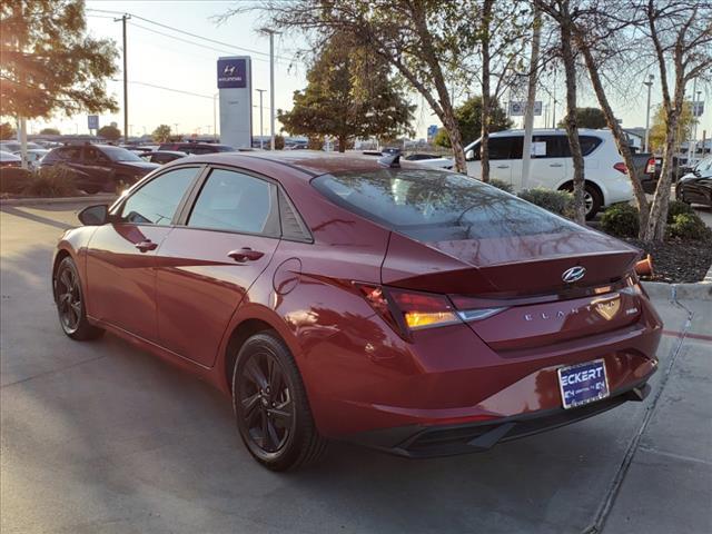 2022 hyundai elantra sel