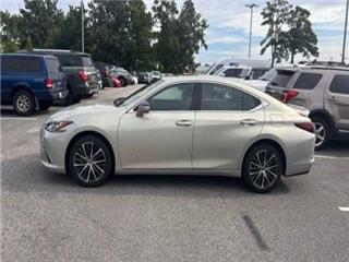 2022 Lexus ES base