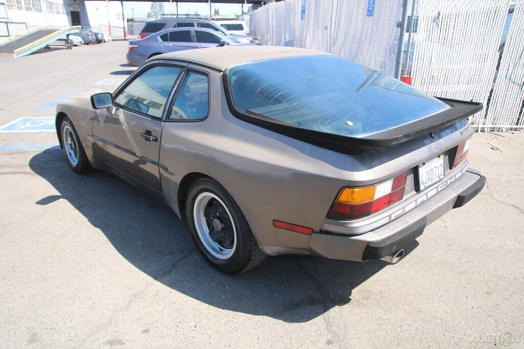 1984 porsche 944 2.5 l 4 cylinder no reserve