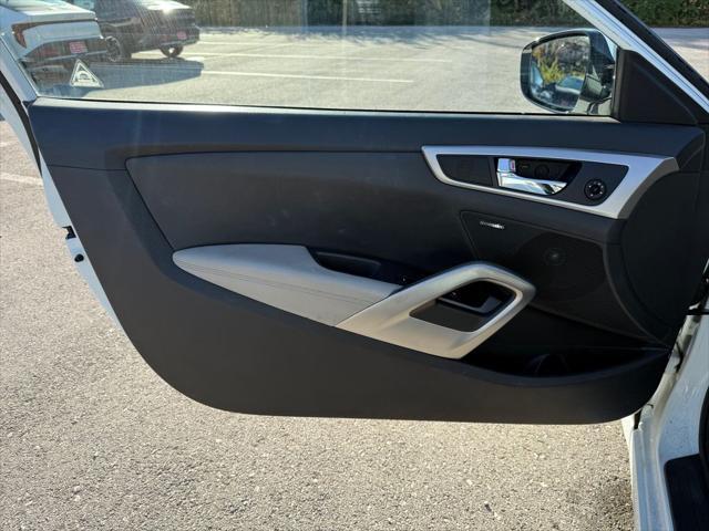 2013 hyundai veloster base