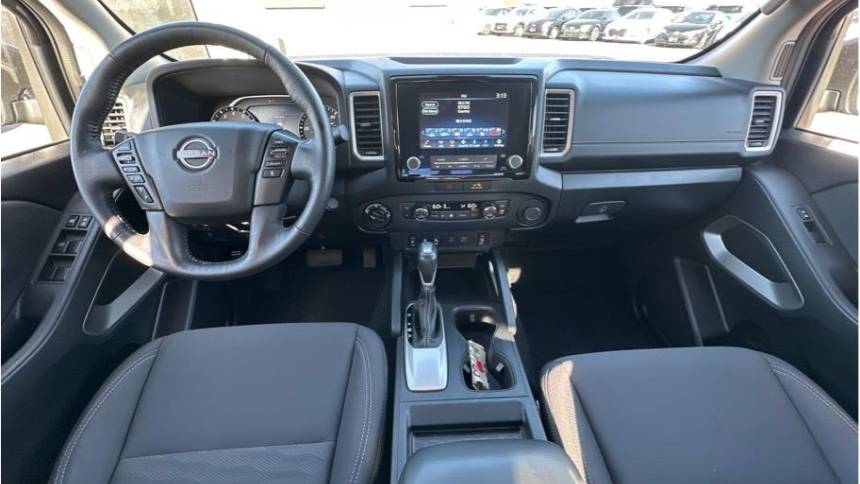 2022 nissan frontier sv