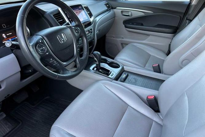 used 2017 honda ridgeline rtl-t 4d crew cab