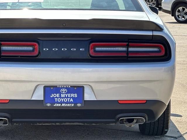 2023 dodge challenger sxt