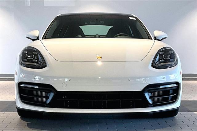 2021 porsche panamera base