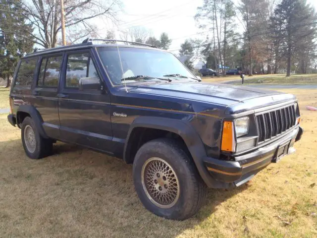 1994 jeep cherokee-4x4-no rust-119k miles-no reserve