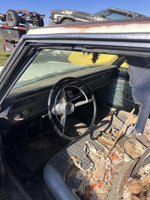 1967 dodge dart! complete does not run! has some rust. v-8 automatic. no title
