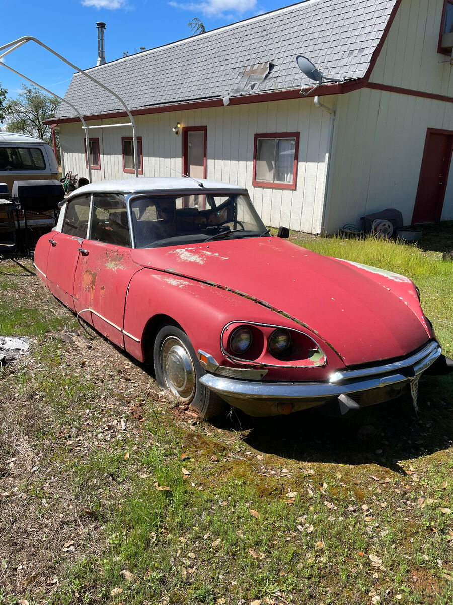 1970 citroen ds-21 usa model with transmission for parts or restoration