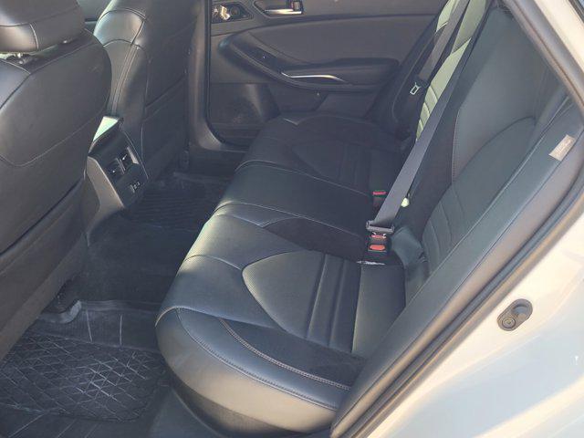 2022 toyota avalon hybrid xse