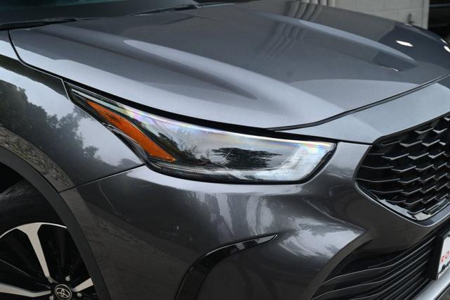 2021 toyota highlander xse