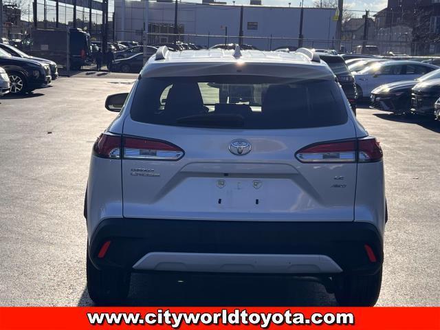 2023 toyota corolla cross le