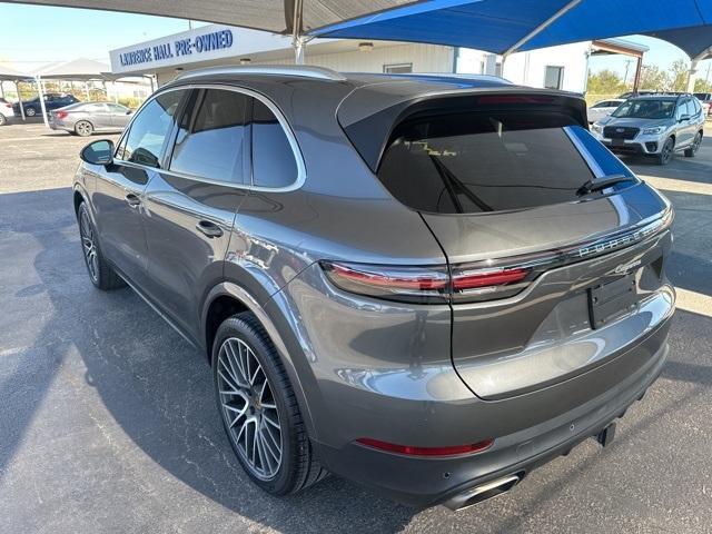 2020 porsche cayenne base