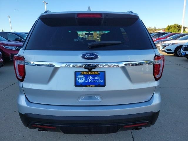2016 ford explorer base
