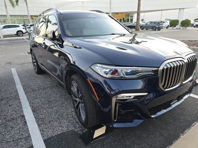 2022 bmw x7 m50i