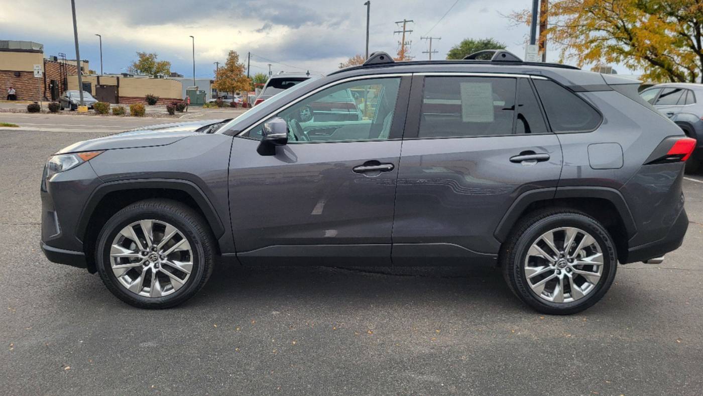 2021 toyota rav4 xle premium