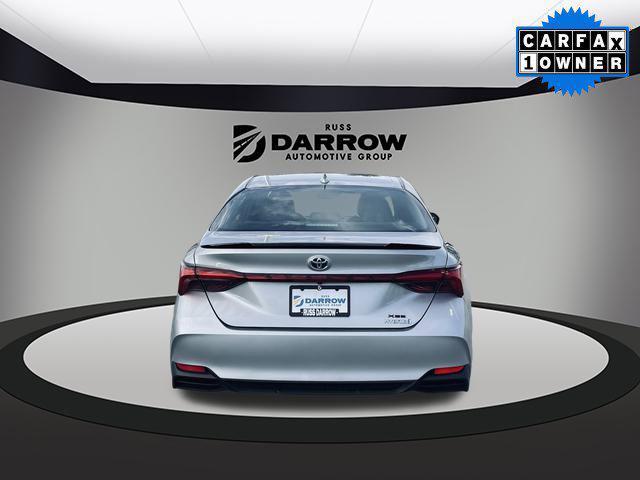 2020 toyota avalon hybrid xse