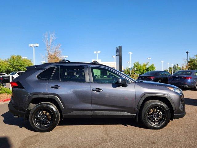2019 toyota rav4 le