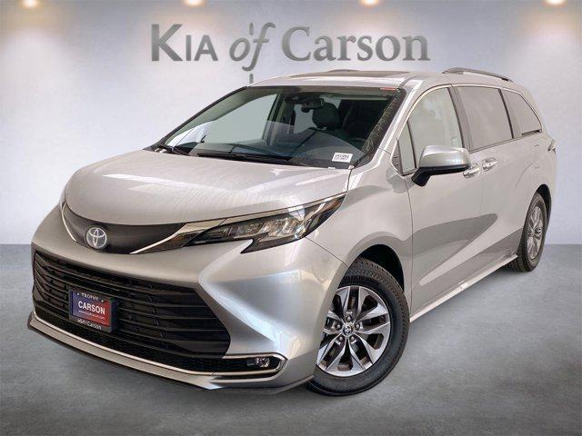 2023 toyota sienna xle 8 passenger