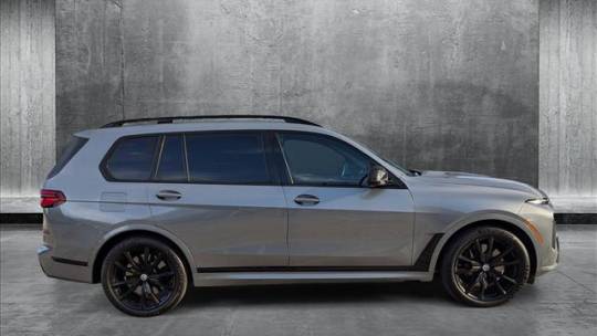 2023 BMW X7
