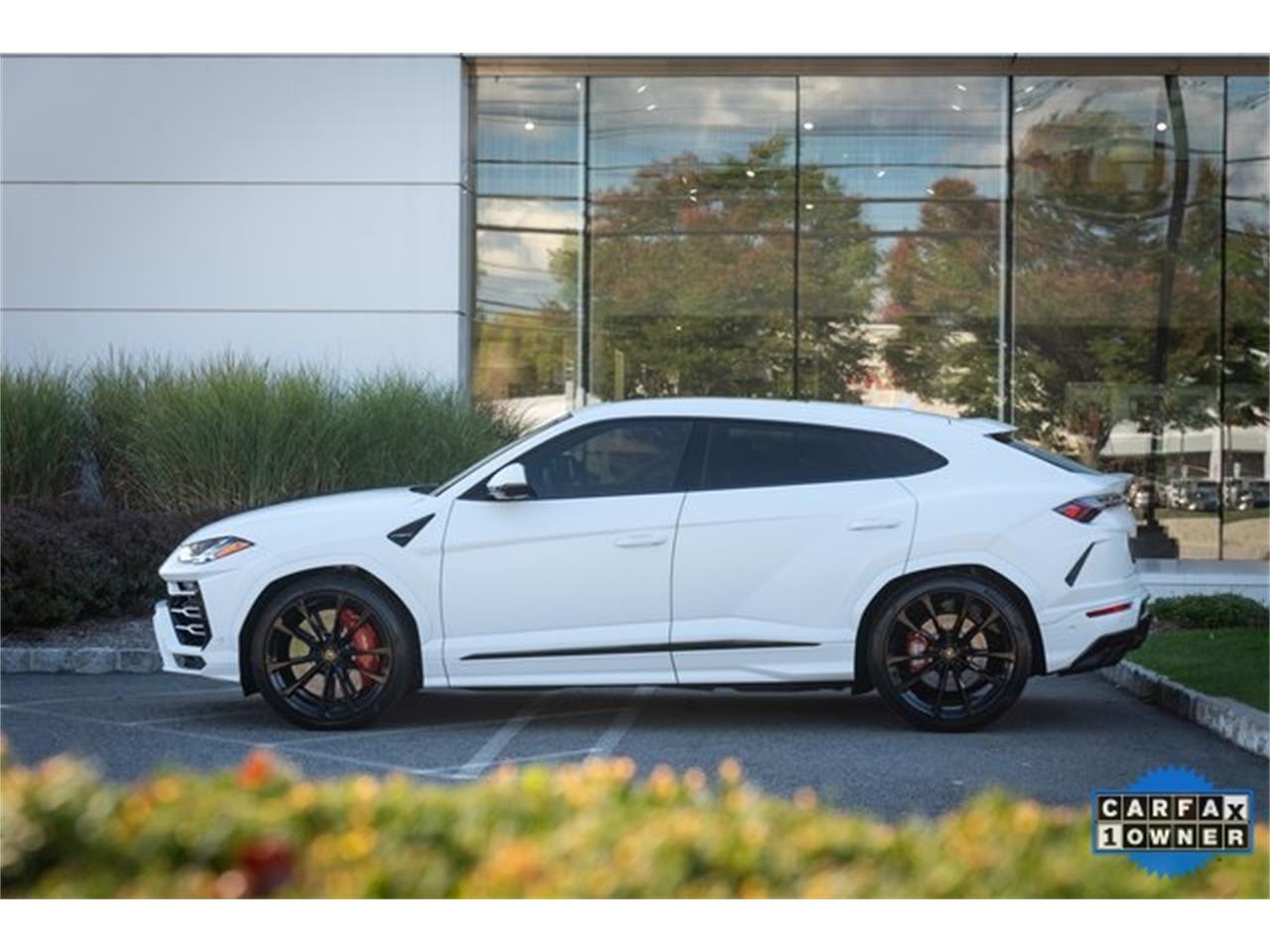 2022 lamborghini urus