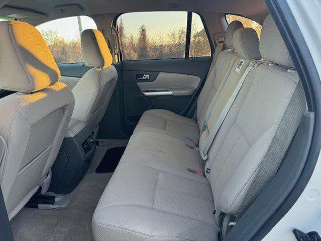 2011 ford edge se