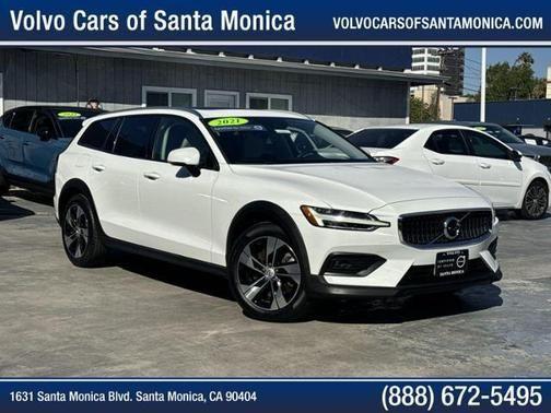 2021 volvo v60 cross country