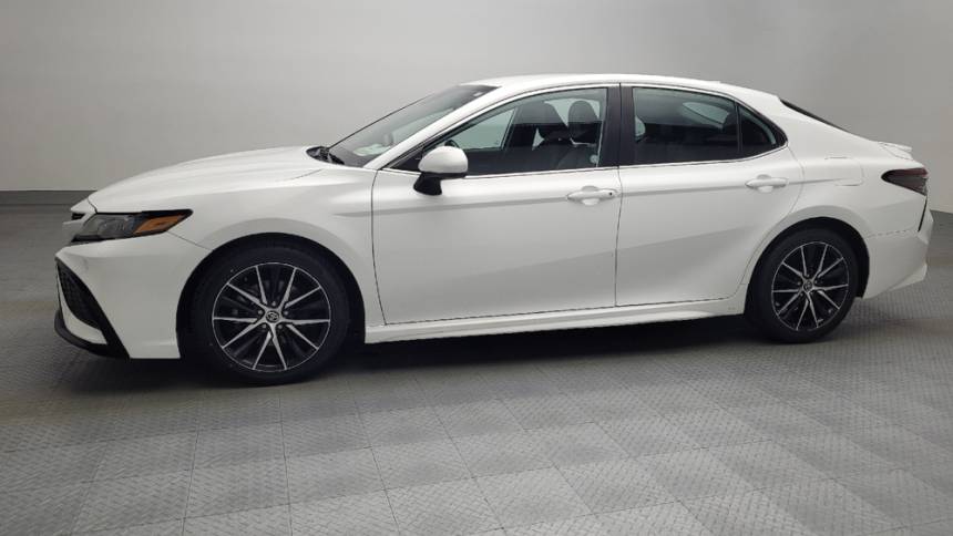 2021 toyota camry se