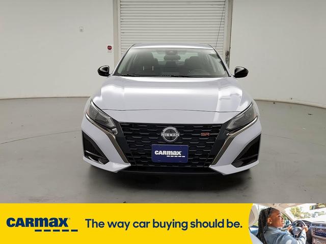 2023 nissan altima sr