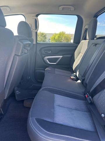 2022 nissan titan sv