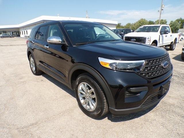 2021 ford explorer base