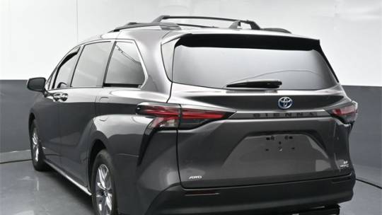 2021 toyota sienna le 8-passenger