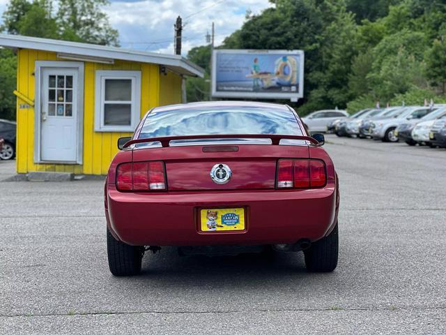 2005 ford mustang premium