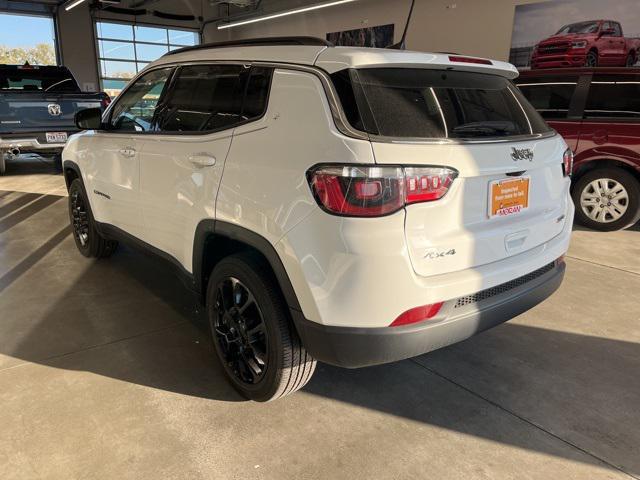 2022 jeep compass latitude lux