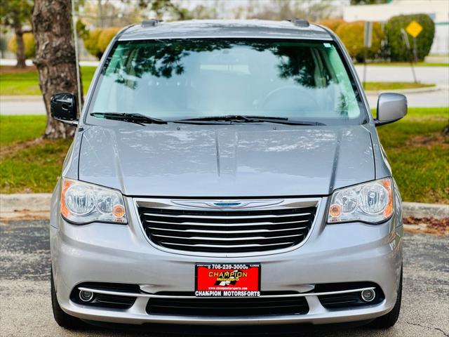 2013 chrysler town & country touring