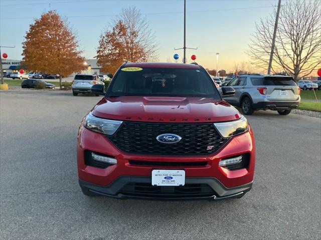 2022 ford explorer st
