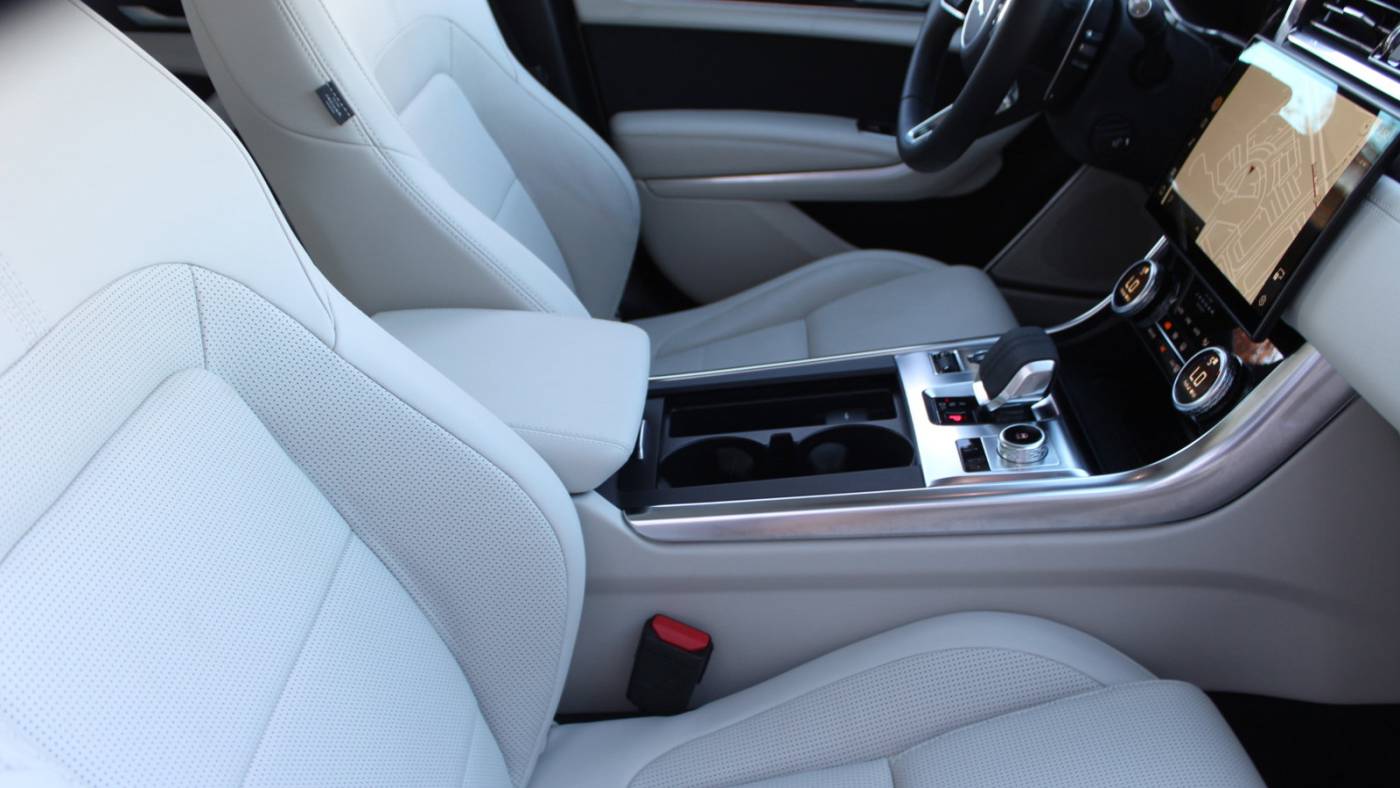 2023 jaguar xf p300 r-dynamic se