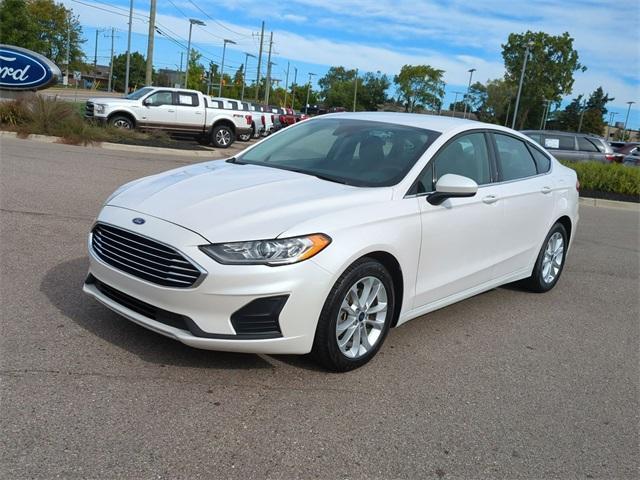 2020 ford fusion se