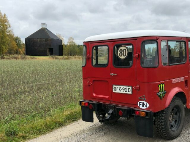 bj40 with original 3,0 diesel engine, removable hardtop and mechanical winch