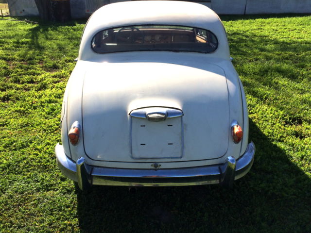 1959 jaguar mk1 saloon white streetrod chevy s10 drivetrain bastard! disc brakes