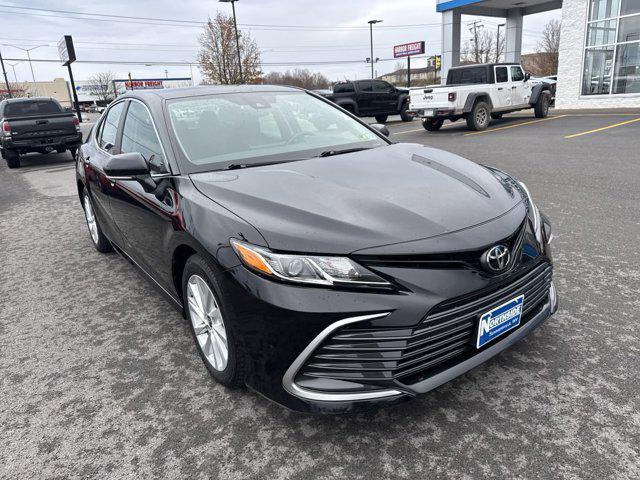 2021 toyota camry le