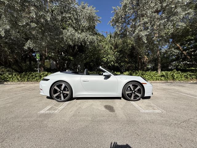 2025 porsche 911 carrera