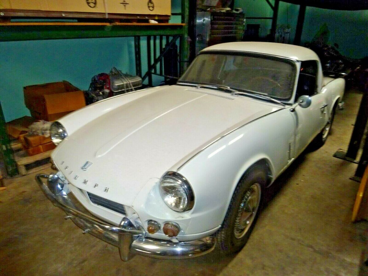 white 1967 triumph spitfire 4 mk2 no rust, original hardtop w/ convertible