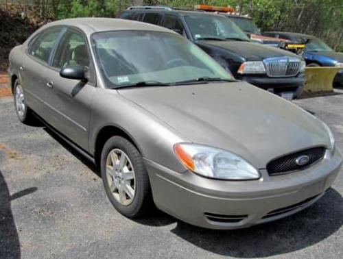 2005 ford taurus se in massachusetts