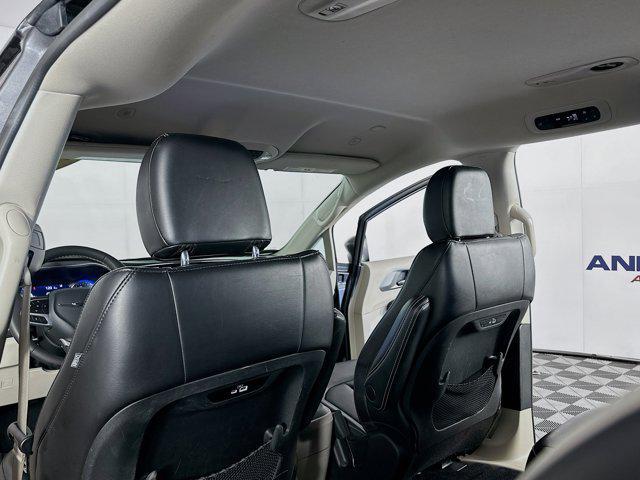 2023 chrysler pacifica touring l