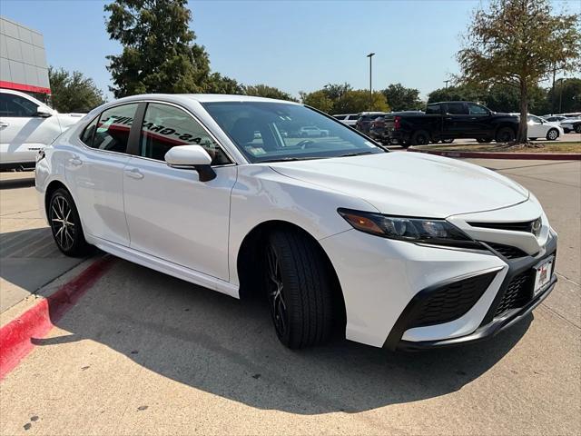 2023 toyota camry se